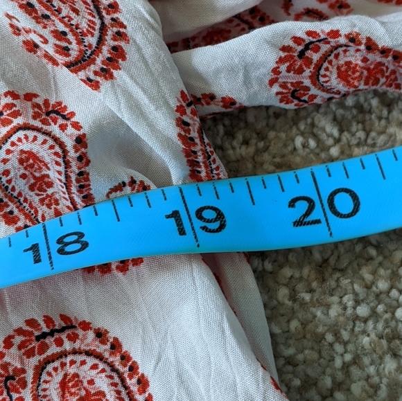 LOFT Outlet Red Paisley White Crop Top, Rayon - Picture 5 of 6